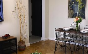 Mina City Center Apartment Amzei